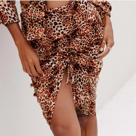 NWT VDM The Label Stassie Leopard Print Ruched Detail Skirt Small - Picture 3 of 11